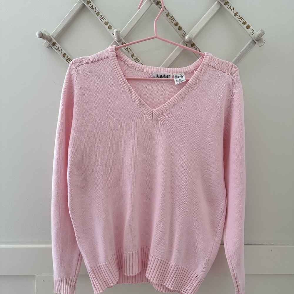 Vintage Tabi Baby Pink V-Neck Sweater | Size M